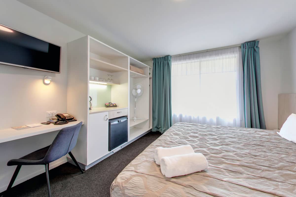 driftwood standard king room | 2 bedrooms, in-room safe, desk, blackout curtains