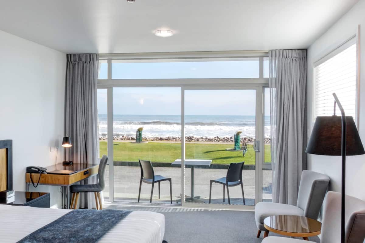 ocean view deluxe twin room | beach/ocean view