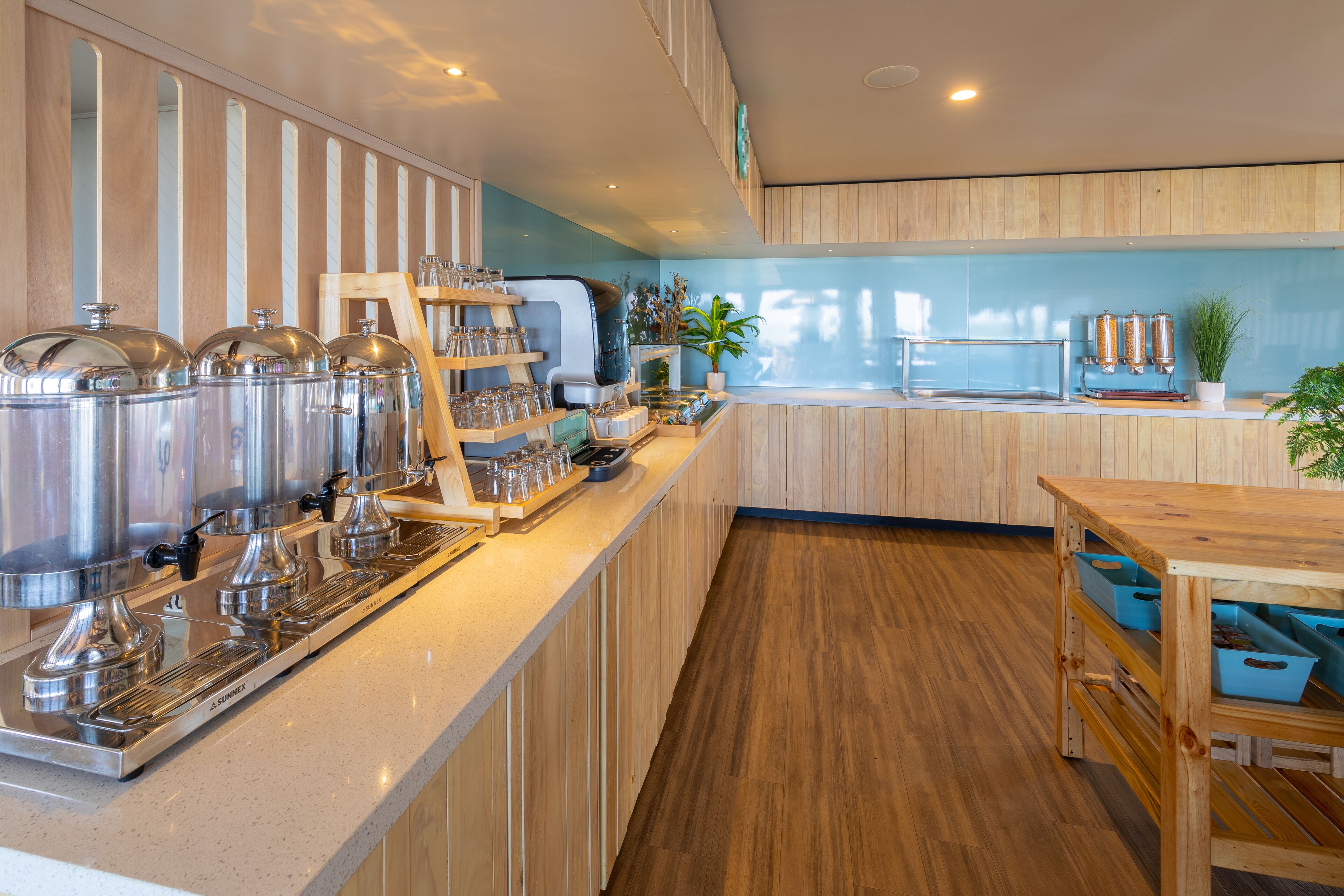 daily buffet breakfast (nzd 32.00 per person)