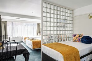 Grande Studio | Free WiFi, bed sheets