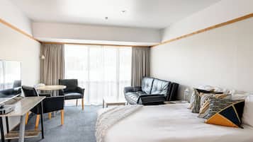 Premium Studio | Free WiFi, bed sheets