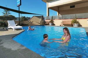 Piscina externa sazonal