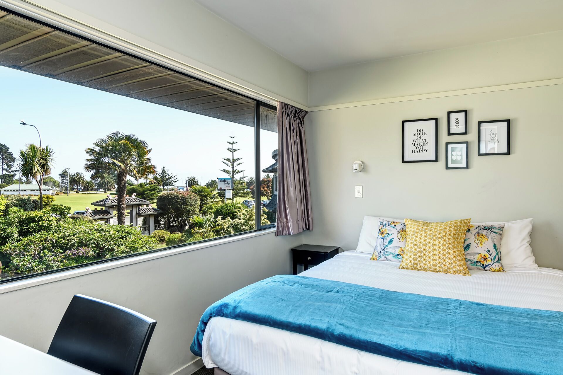 Standard Studio | Free WiFi, bed sheets