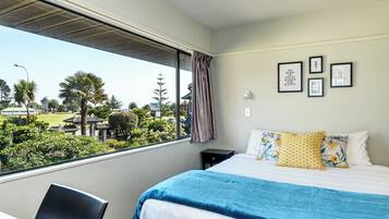 Standard Studio | Free WiFi, bed sheets