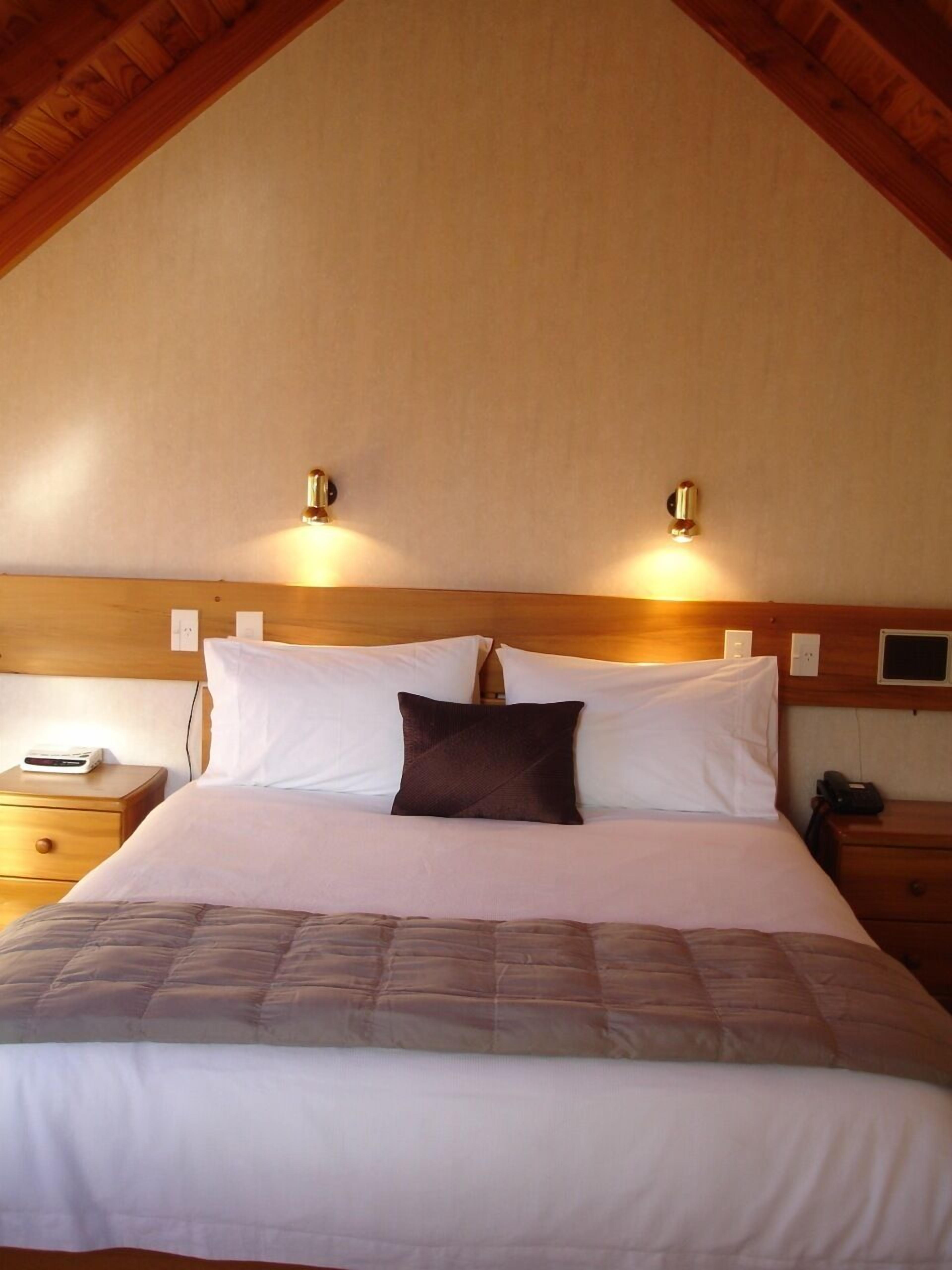 studio | desk, free cots/infant beds, free wifi, bed sheets