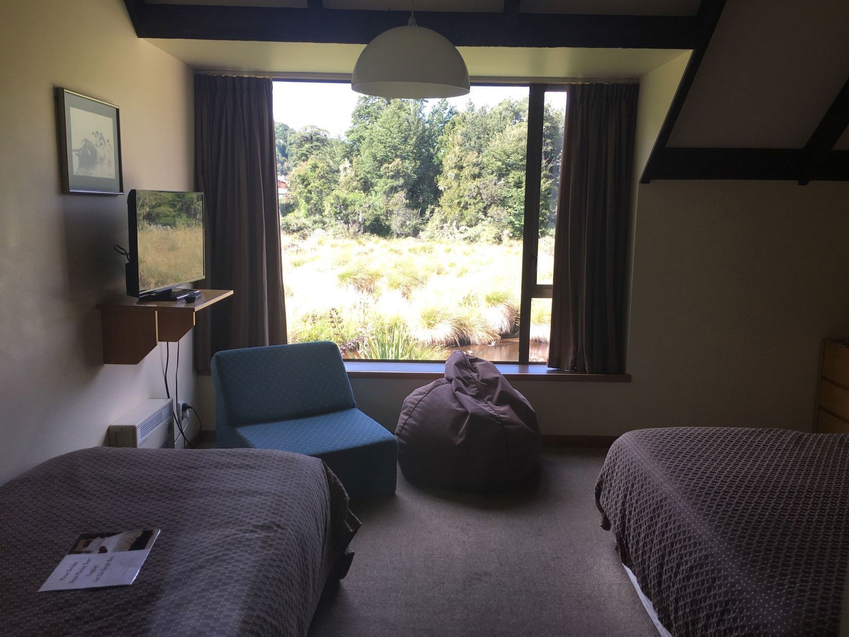 Desk, free cribs/infant beds, free WiFi, bed sheets