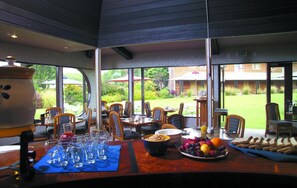 Daily English breakfast (NZD 33.00 per person)