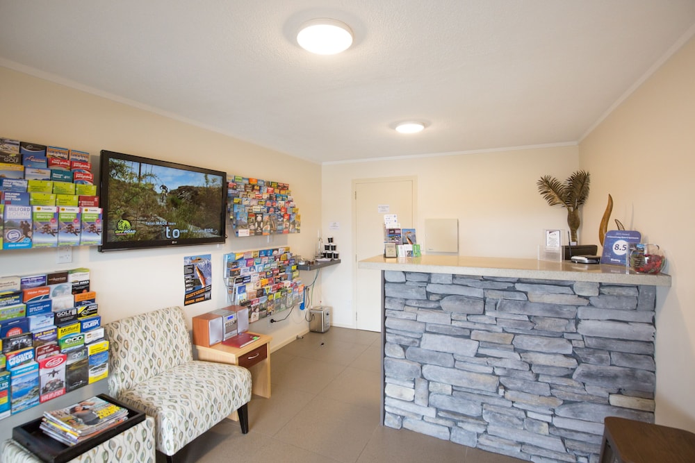 Lomond Lodge Motel & Apts by null