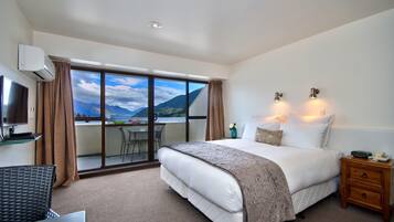 King Studio Apartment | Egyptian cotton sheets, premium bedding, pillow-top beds