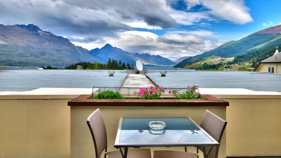 Melbourne Lodge