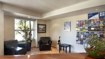 Sala de estar en el lobby