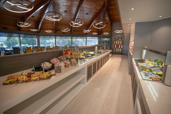 2 restaurants servant le petit déjeuner