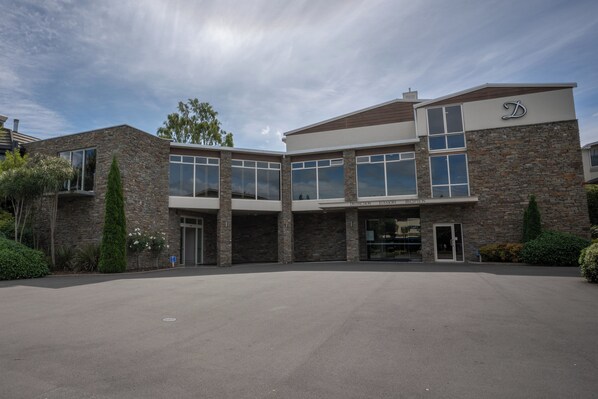 Mặt tiền nơi lưu trú