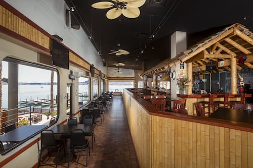 3 bars/lounges, poolside bar, beach bar