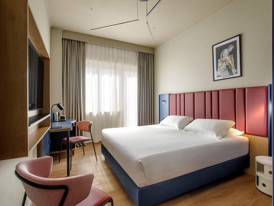 Standardzimmer, 1 King-Bett (matrimoniale/doppia) | Zimmersafe, Schreibtisch, Verdunkelungsvorhänge, schallisolierte Zimmer
