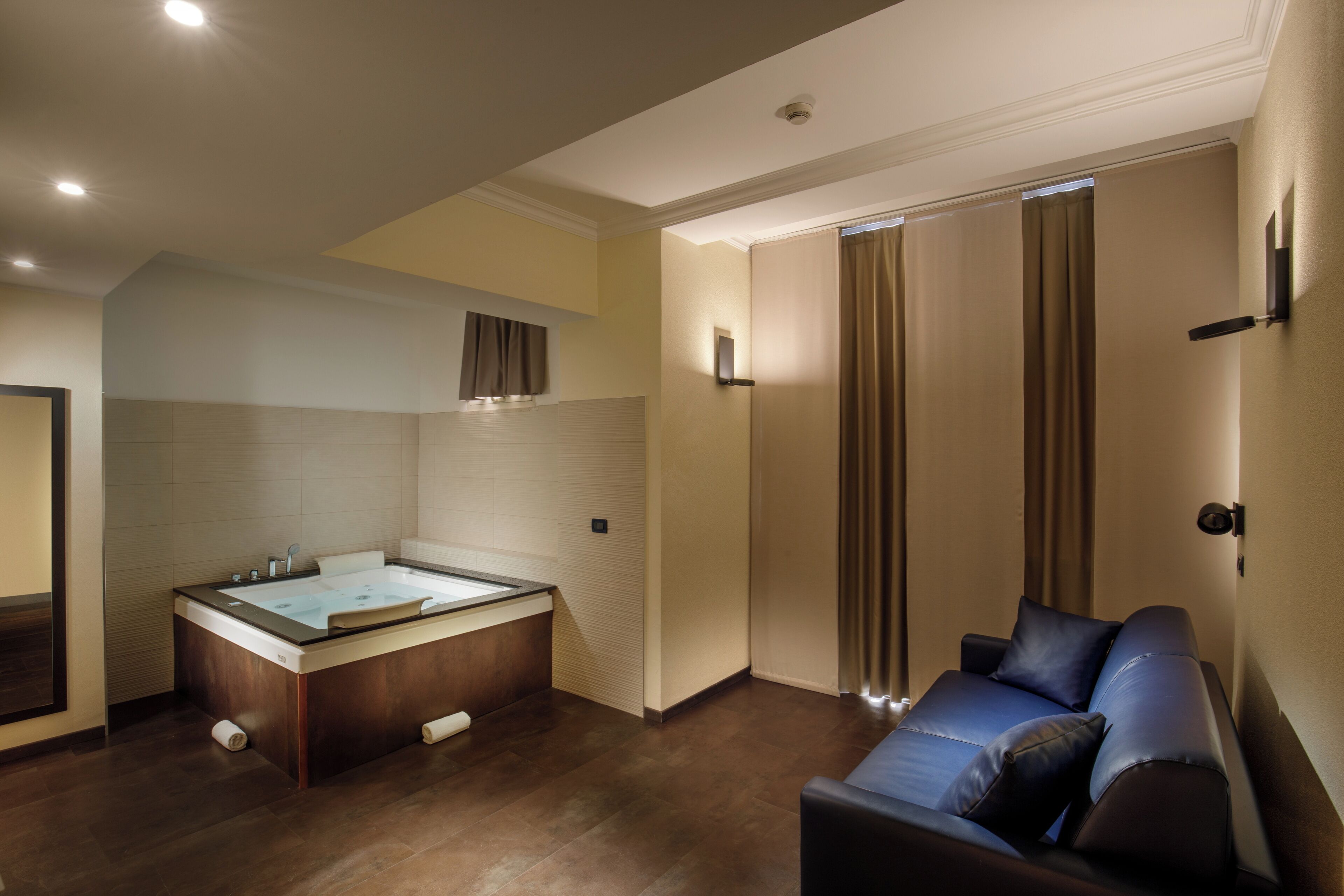 suite, 1 king bed, terrace | 1 bedroom, in-room safe, desk, blackout curtains