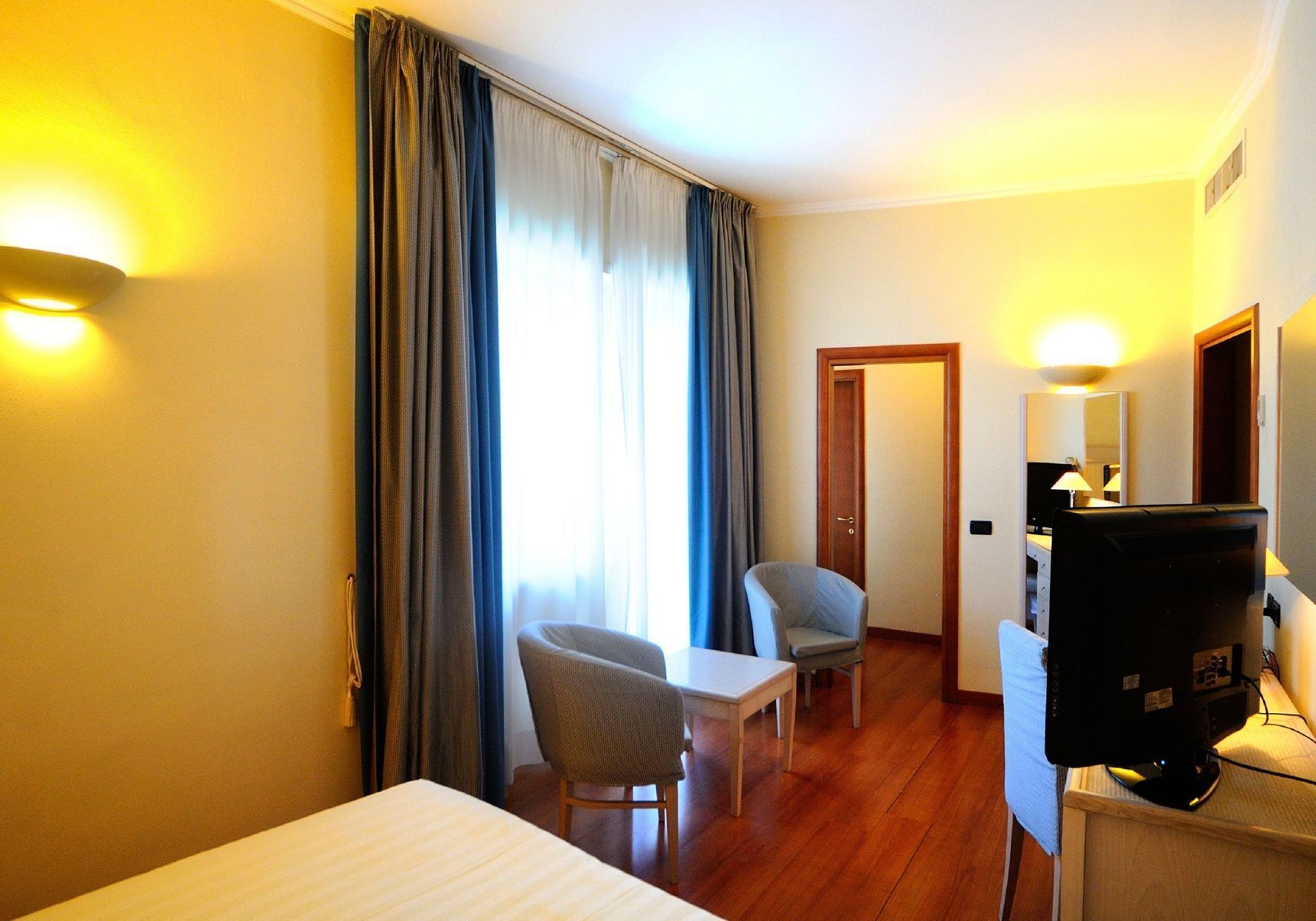 In-room safe, desk, blackout curtains, soundproofing