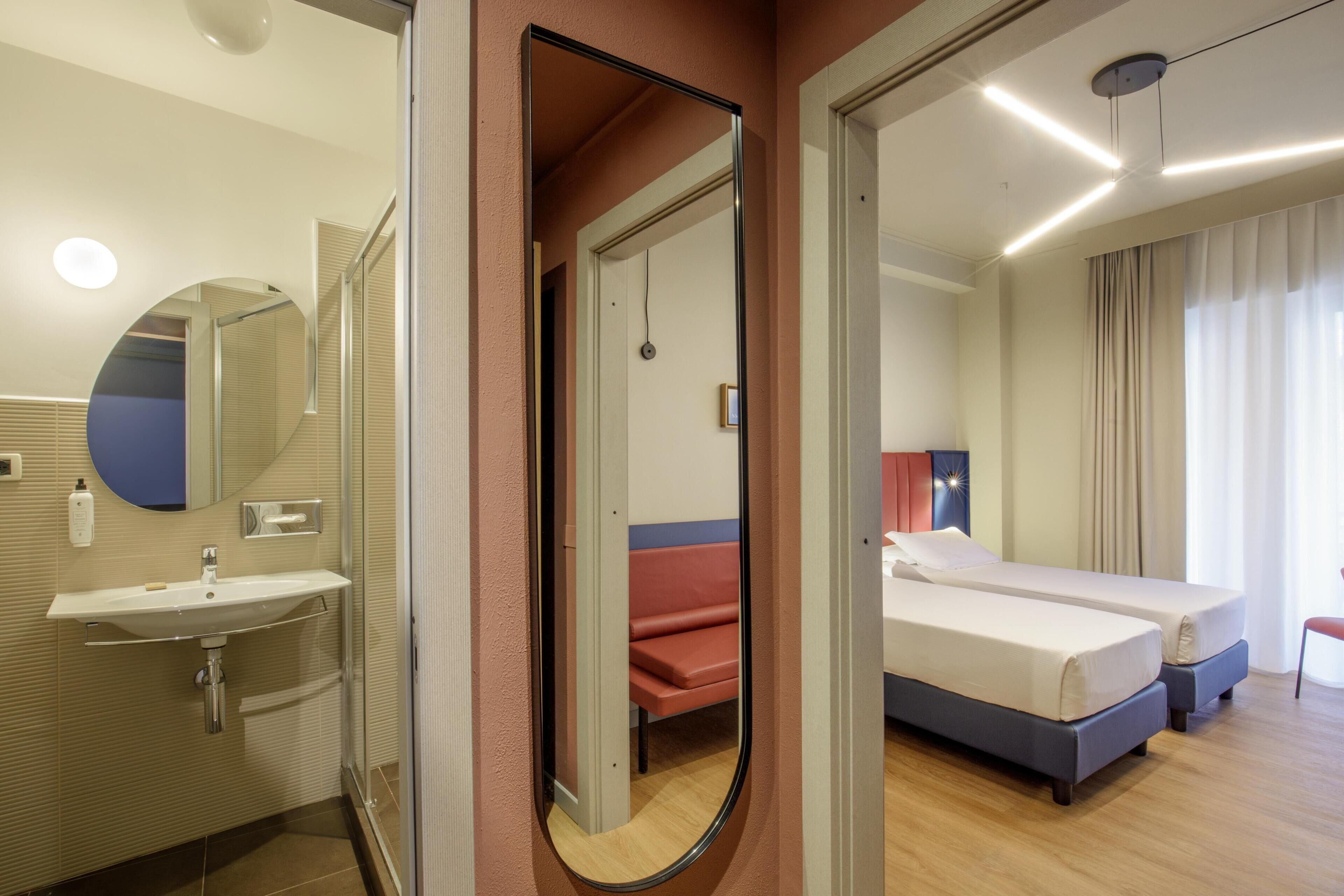 Standard Room, 2 Single Beds | In-room safe, desk, blackout curtains, soundproofing