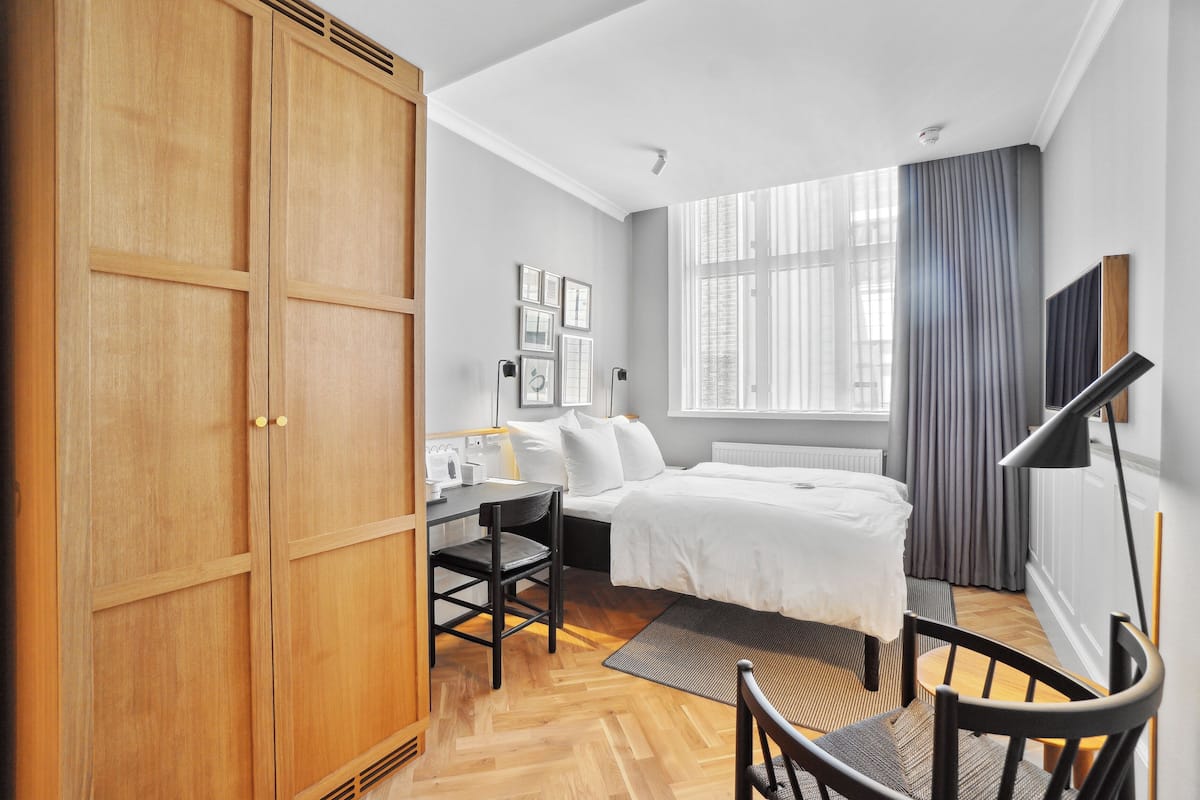 Standard Single Room (1 semidouble Bed 140x200cm)