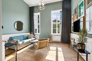 1 bedroom, premium bedding, down duvets, minibar