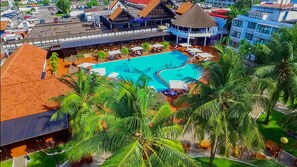 Outdoor pool - Golden Tulip Accra Hotel (Accra)