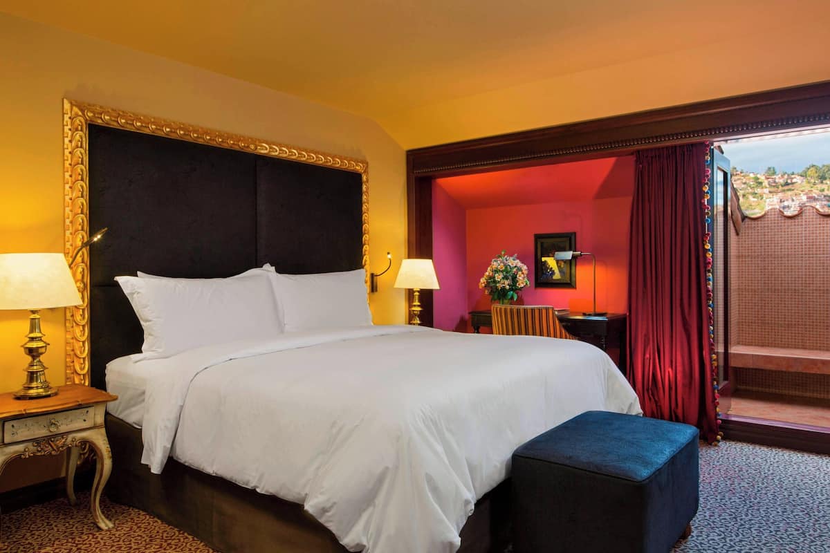 Chambre Deluxe, 1 trÚs grand lit, non-fumeurs | 1 chambre, literie de qualité supérieure, couette en duvet d'oie