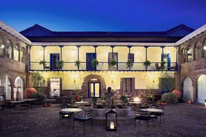 บริเวณภายนอก