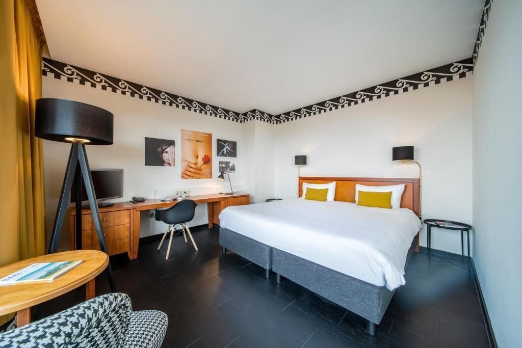In-room safe, desk, iron/ironing board, free WiFi