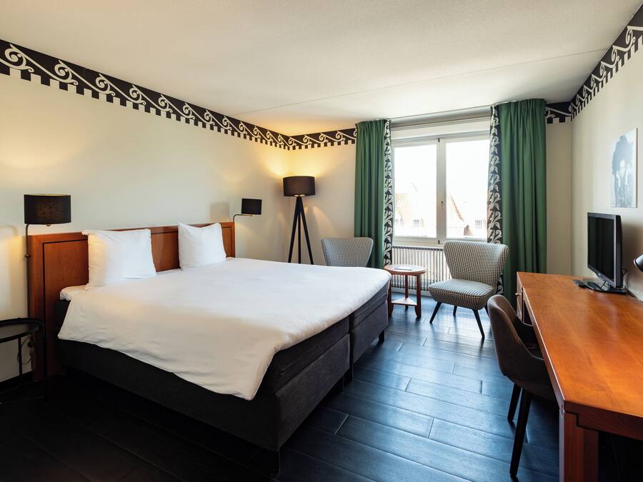 Standard Twin Room, City View