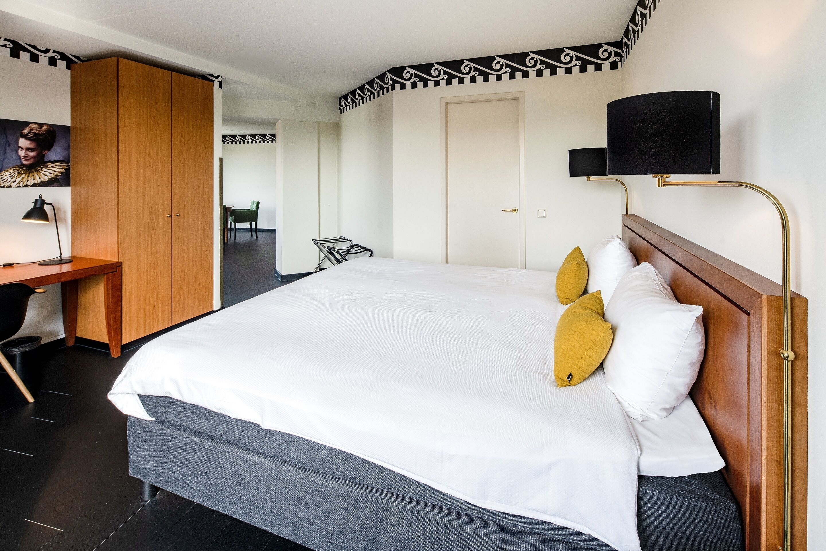 suite | 1 bedroom, in-room safe, desk, iron/ironing board