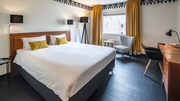 1 bedroom, in-room safe, desk, iron/ironing board