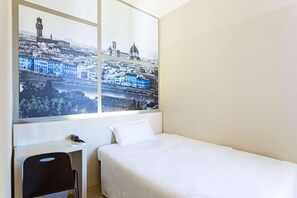 Single Room, Non Smoking | In-room safe, desk, blackout drapes, free cribs/infant beds
