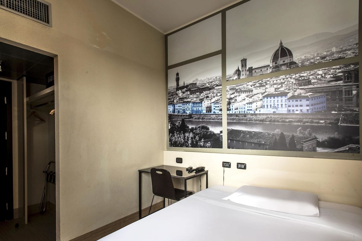 Tomannsrom, ikke-røyk | Safe på rommet, skrivebord, blendingsgardiner og barnesenger (inkludert)