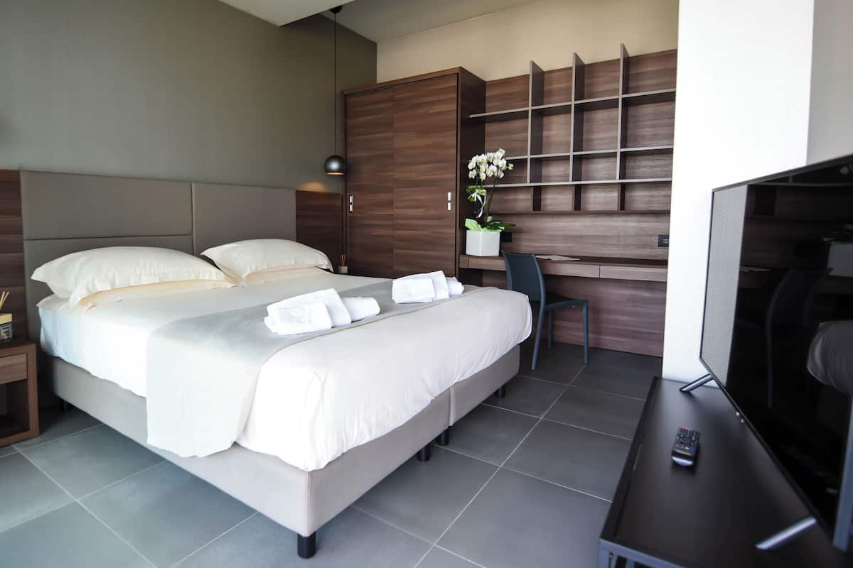 Camera King | Premium bedding, minibar, in-room safe, desk