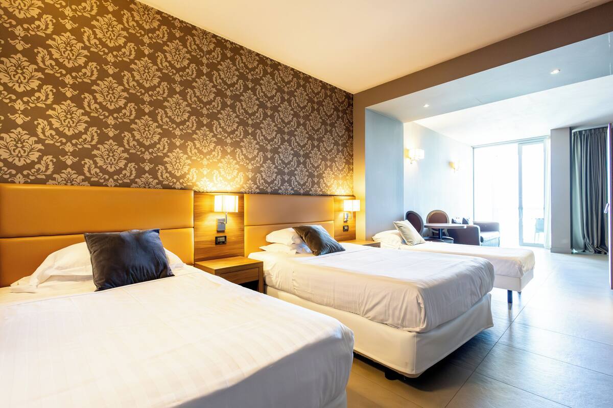 Suite (4 adults) | Premium bedding, minibar, in-room safe, desk