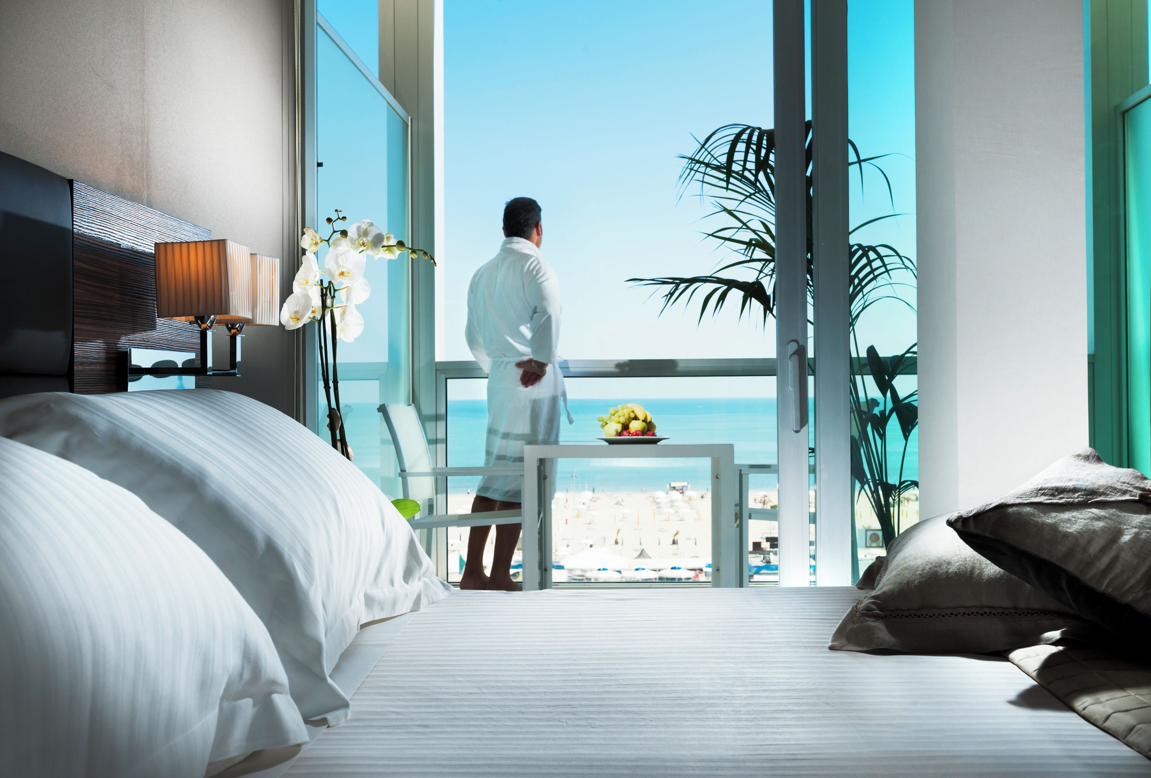 Ropa de cama de alta calidad y minibar 