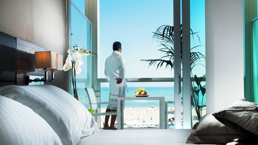 Waldorf Suite Hotel