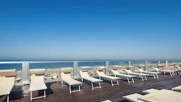 Sun deck