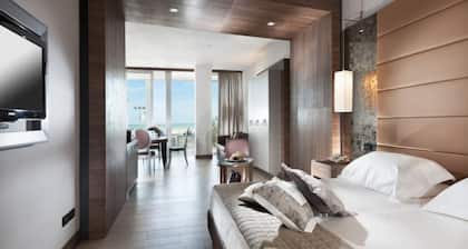 Waldorf Suite Hotel