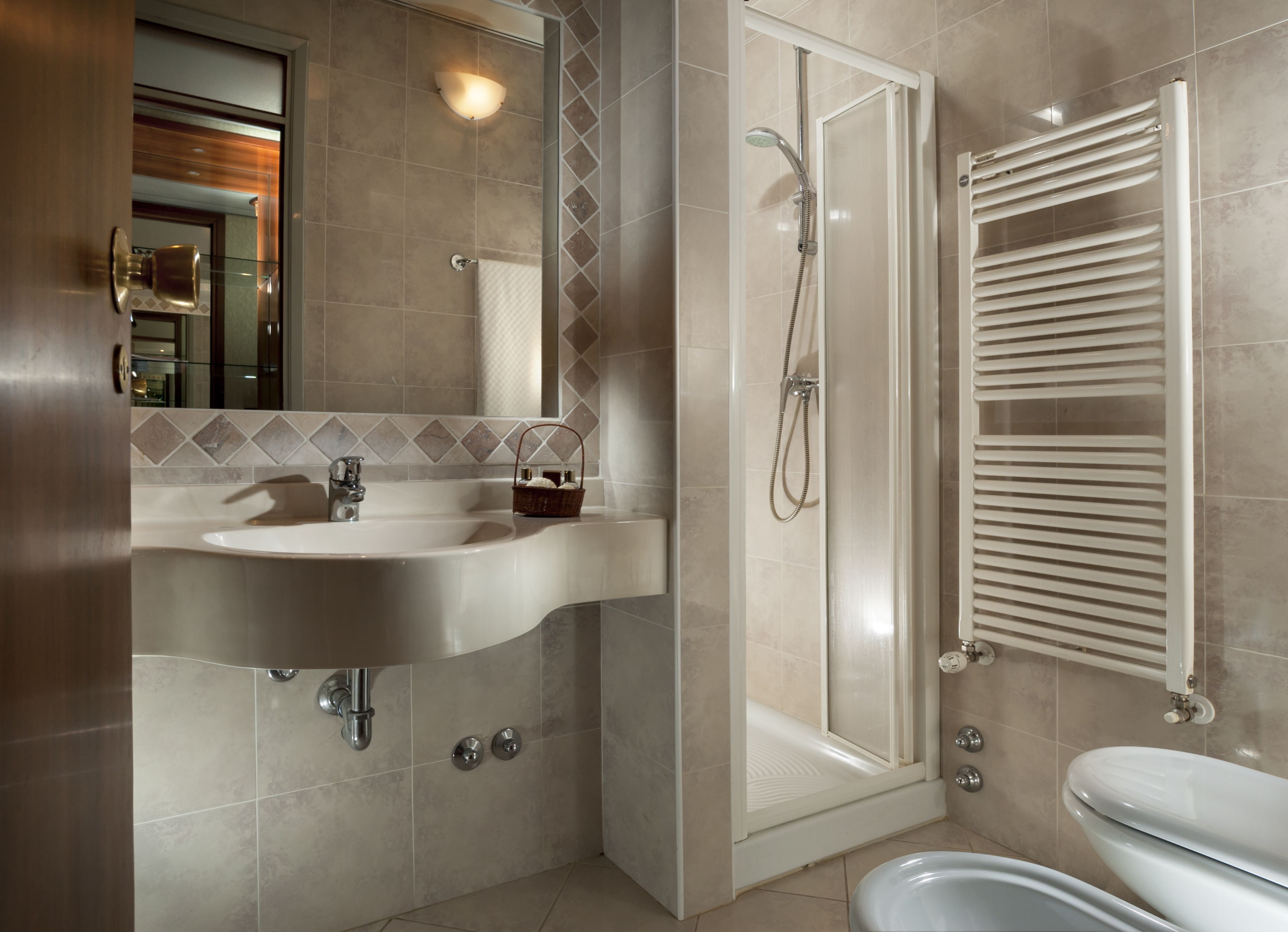 Photo - Waldorf Suite Hotel