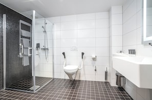 Eco-friendly toiletries, hair dryer, bathrobes, slippers - Thon Hotel Rosenkrantz (Oslo)