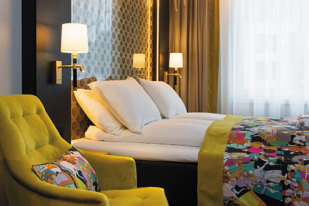 standard double room, non smoking | premium bedding, pillow-top beds, minibar, in-room safe