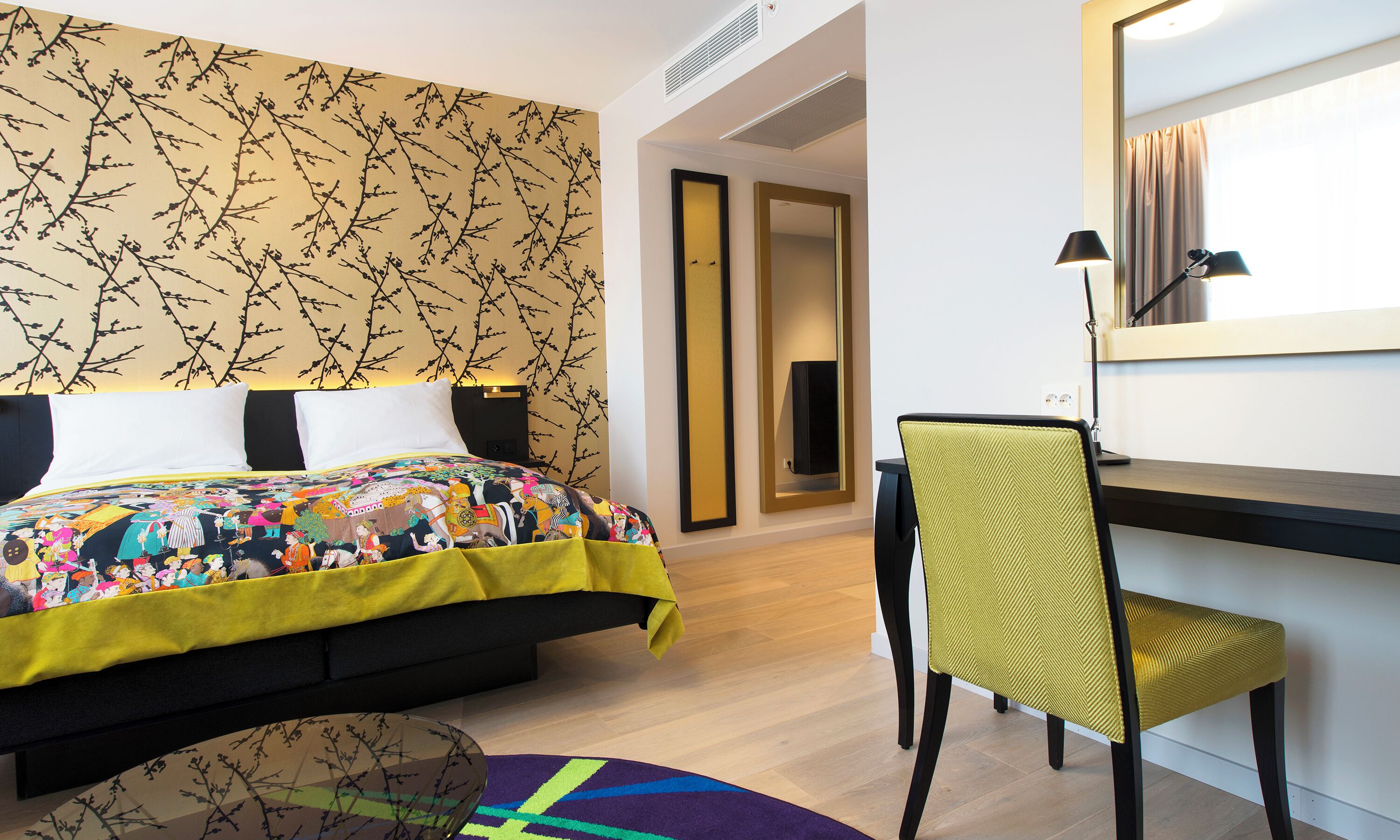 Superior kamer, niet-roken | Luxe beddengoed, pillowtop-bedden, een minibar, een kluis op de kamer