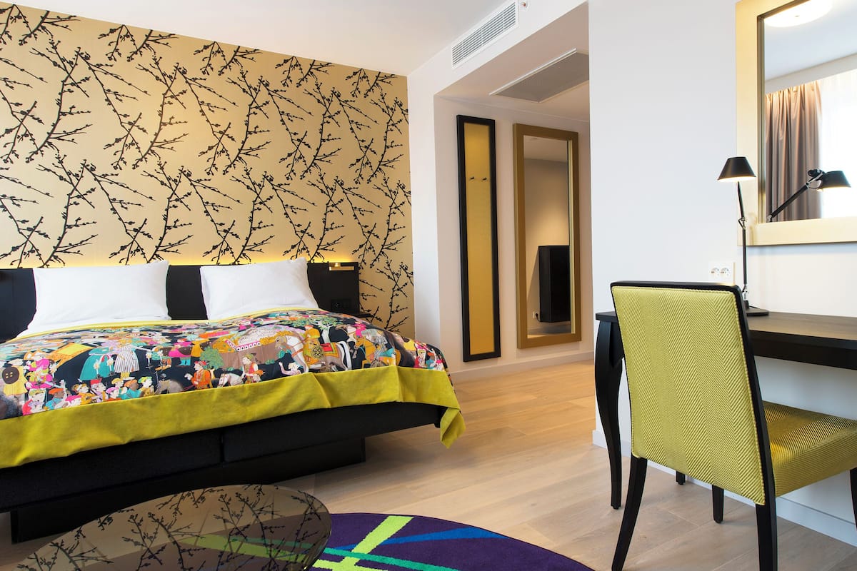 Habitación superior, para no fumadores | Ropa de cama de alta calidad, camas con pillow-top y minibar