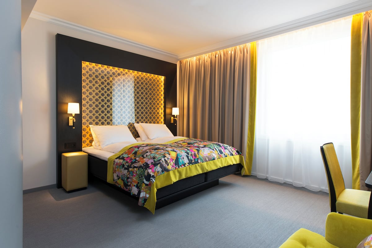 Superior Room | Premium bedding, pillowtop beds, minibar, in-room safe