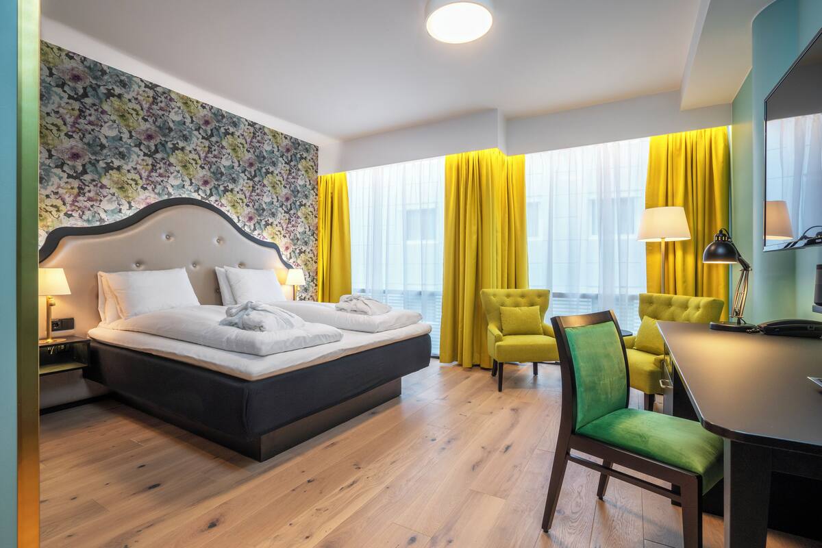 Superior Room, Non Smoking | Premium bedding, pillowtop beds, minibar, in-room safe