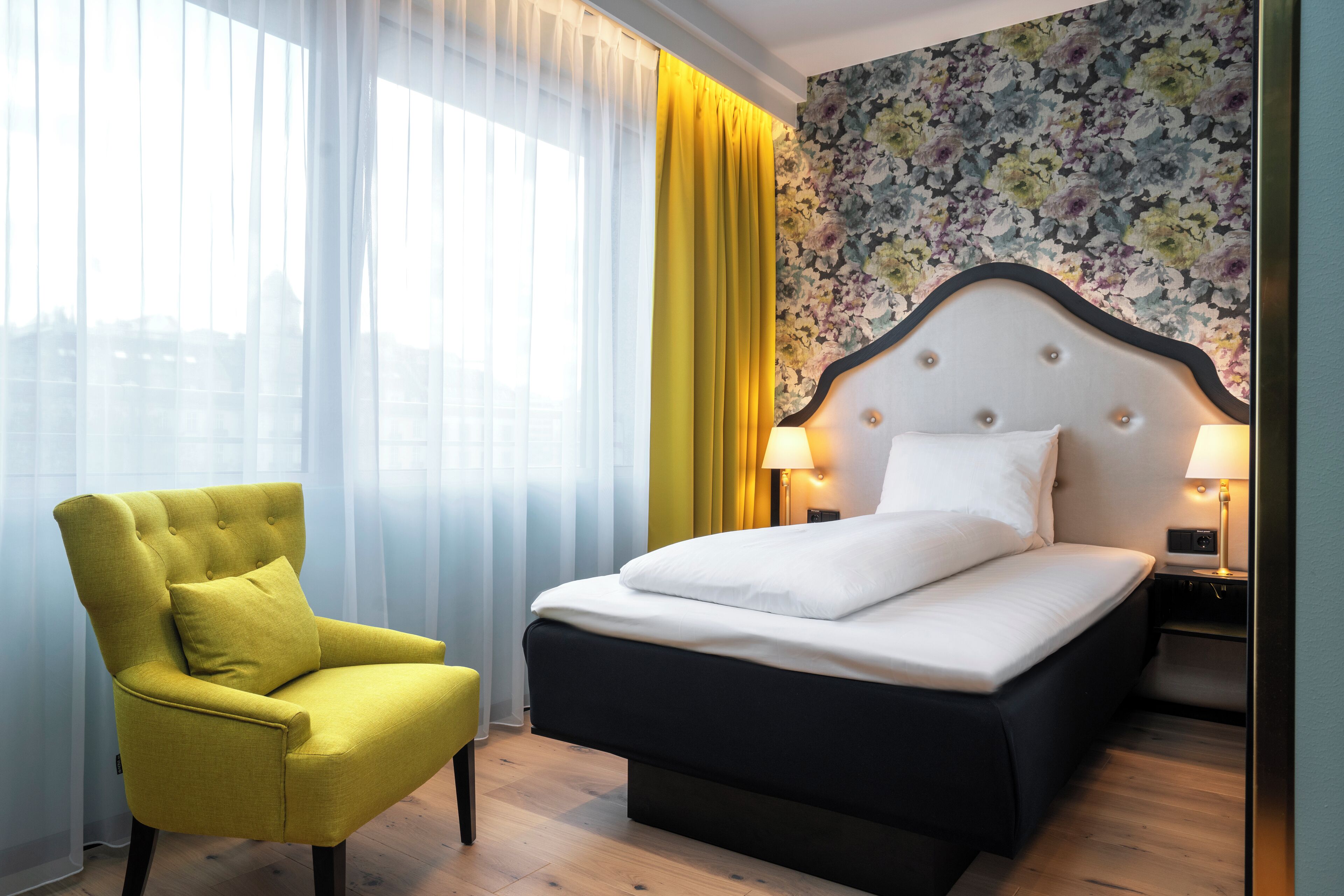 Camera Standard, 1 letto queen, non fumatori | Biancheria da letto di alta qualità, materassi a doppio strato, minibar