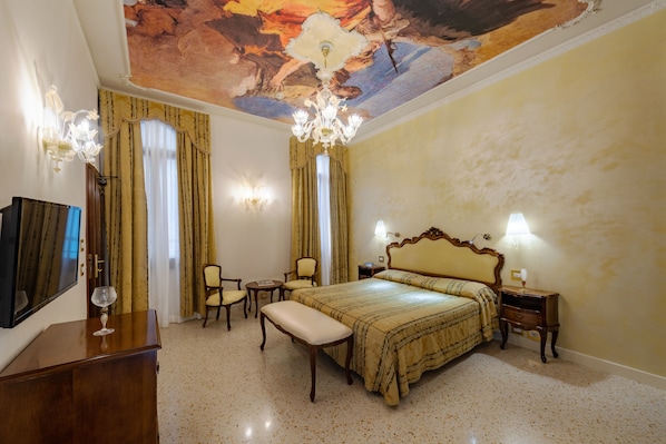 Deluxe Room | In-room safe, individually decorated, individually furnished, desk