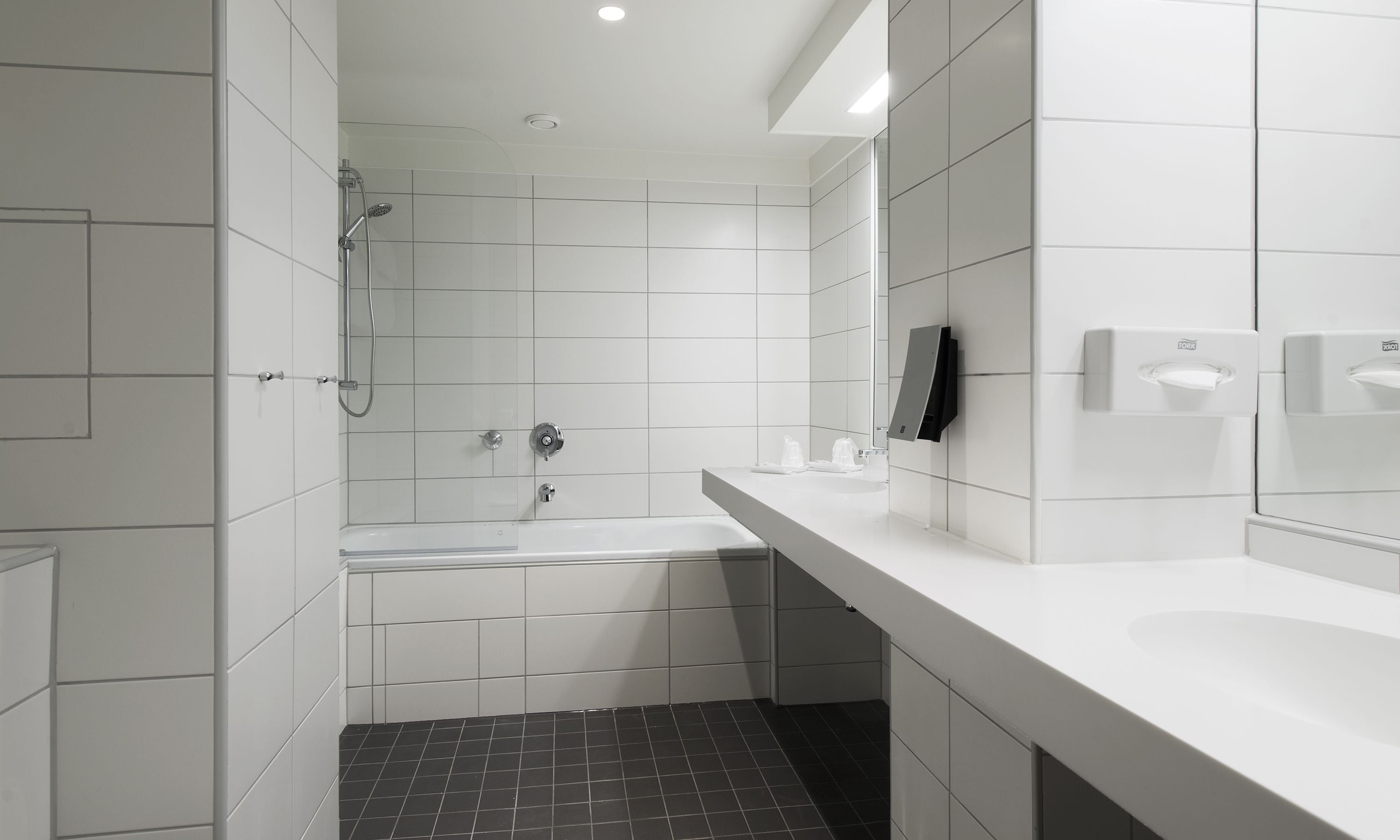 business room, non smoking | desk, laptop workspace, soundproofing, iron/ironing board