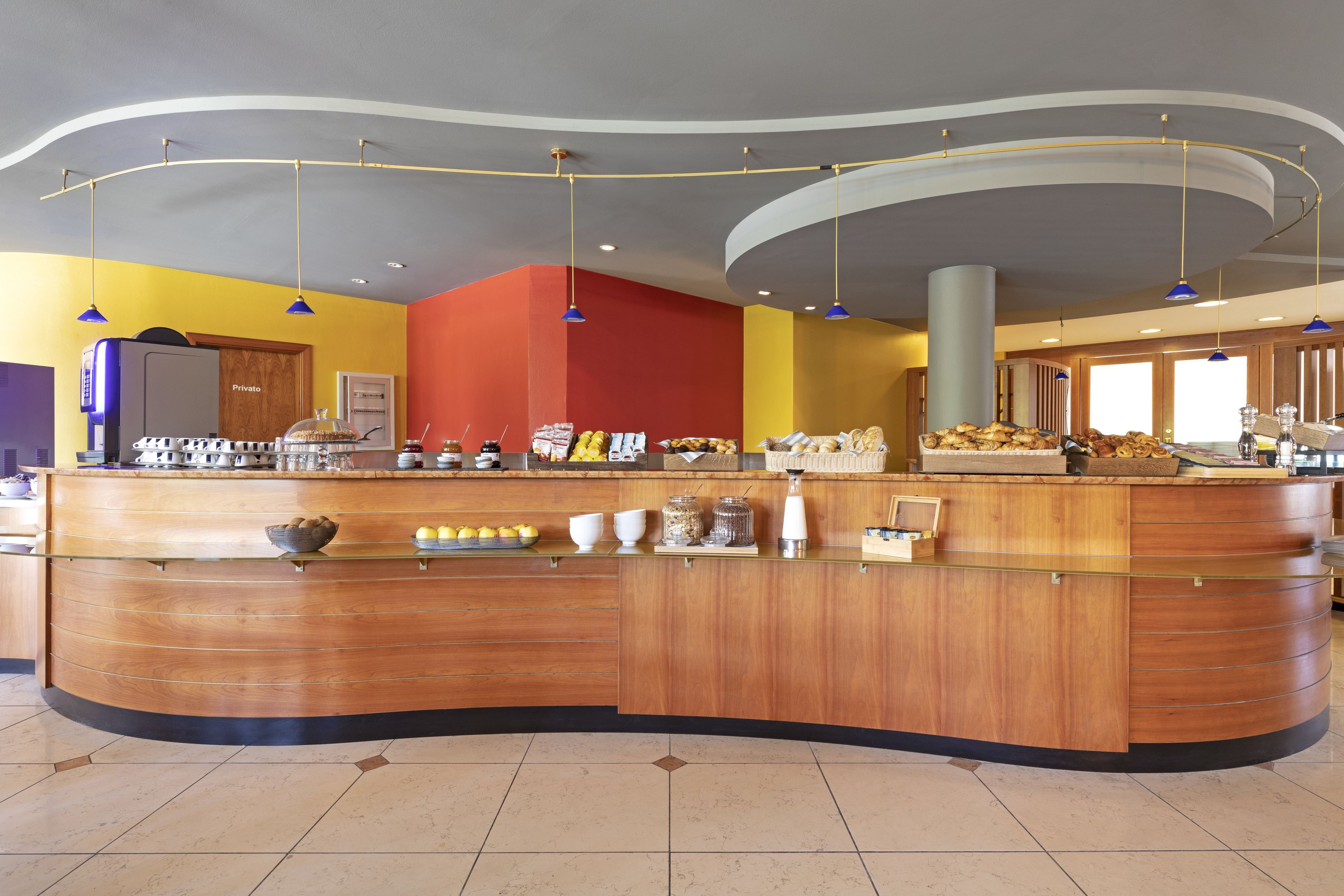 Daily buffet breakfast (EUR 7.90 per person)